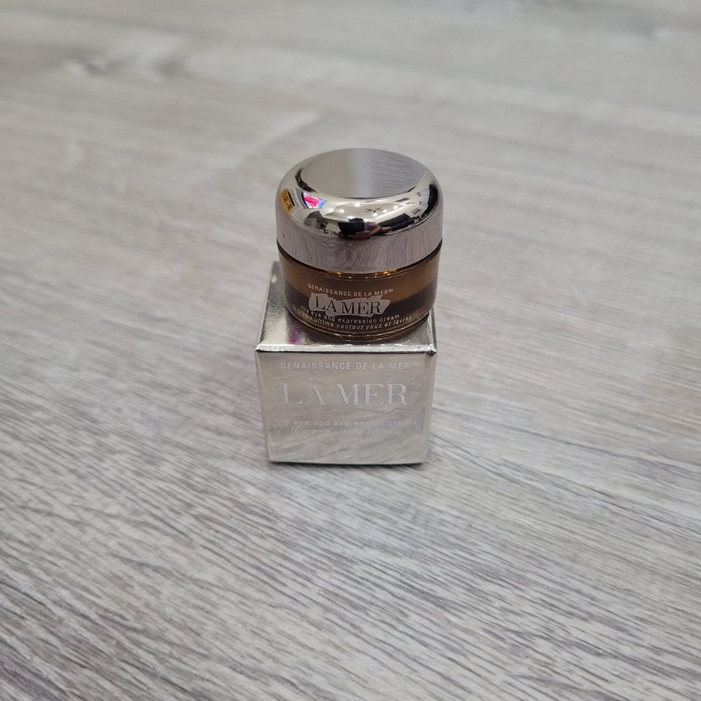 La Mer Genaissance Set: Eye and Expression Cream & Serum Essence - Picture 3 of 8